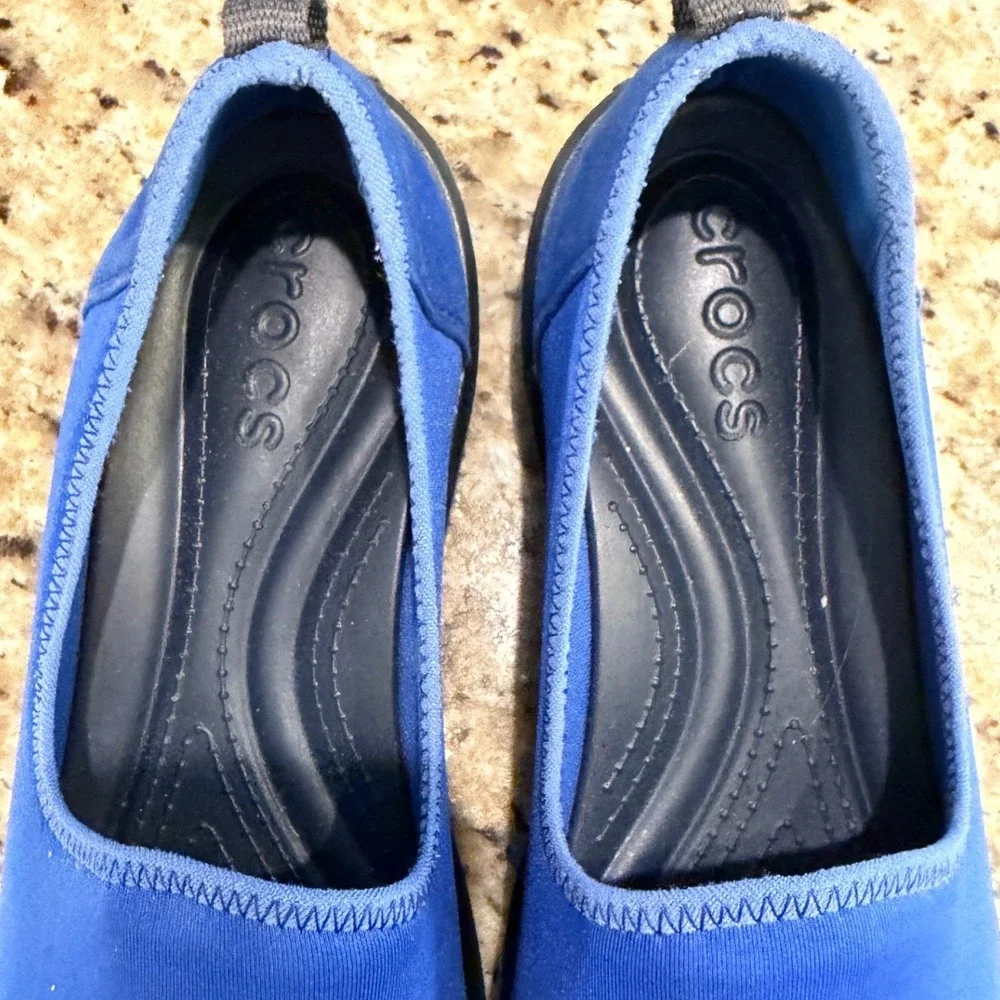 Crocs Duet Busy Day Flat Shoes Womens 10 Blue Slip On Comfort Athleisure Stretch